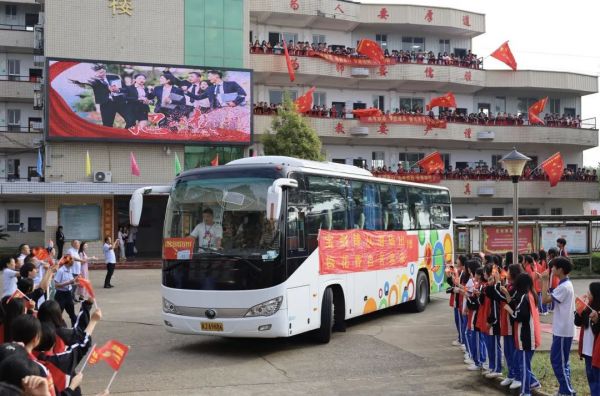 常德新德才職業(yè)學(xué)校,常德新德才,常德招生就業(yè),電子商務(wù)專業(yè)學(xué)校,專業(yè)學(xué)校報考哪里好